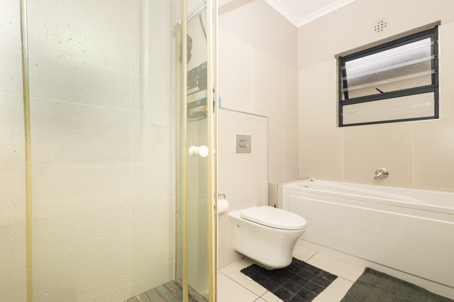 6 Bedroom Property for Sale in Parklands North Western Cape